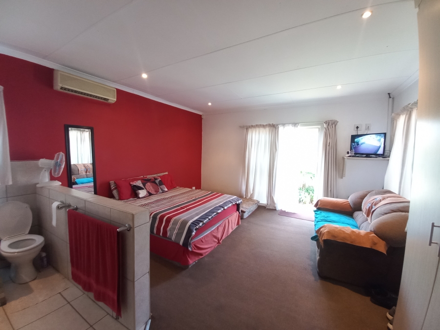 3 Bedroom Property for Sale in Safari Gardens North West